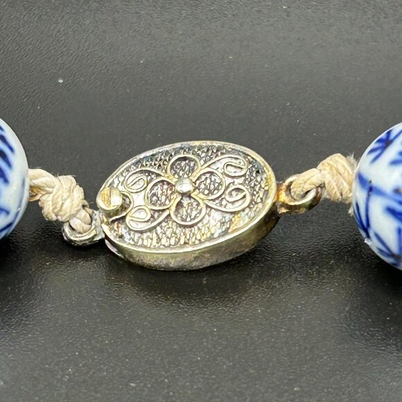 Vintage Hand Painted Chinese Porcelain Necklace with Silver Clasp - Picture 3 of 3